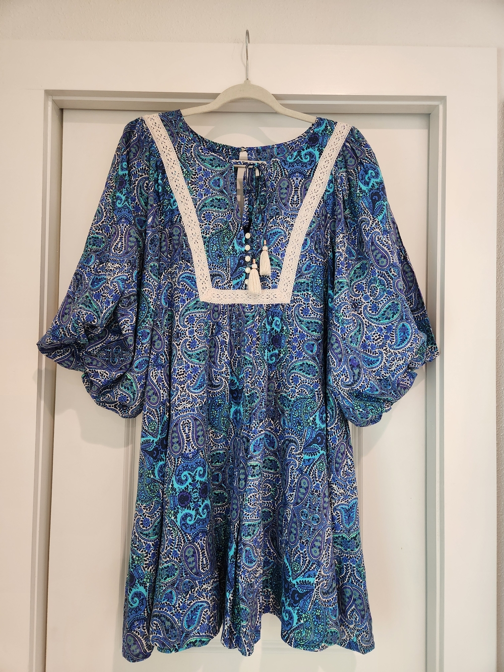 Anthropologie Teal and Blue Paisley Tie-Neck  Romper 3/4 Sleeve